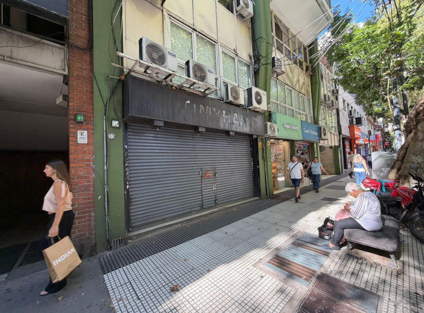 Local en Av. Santa Fe 2375