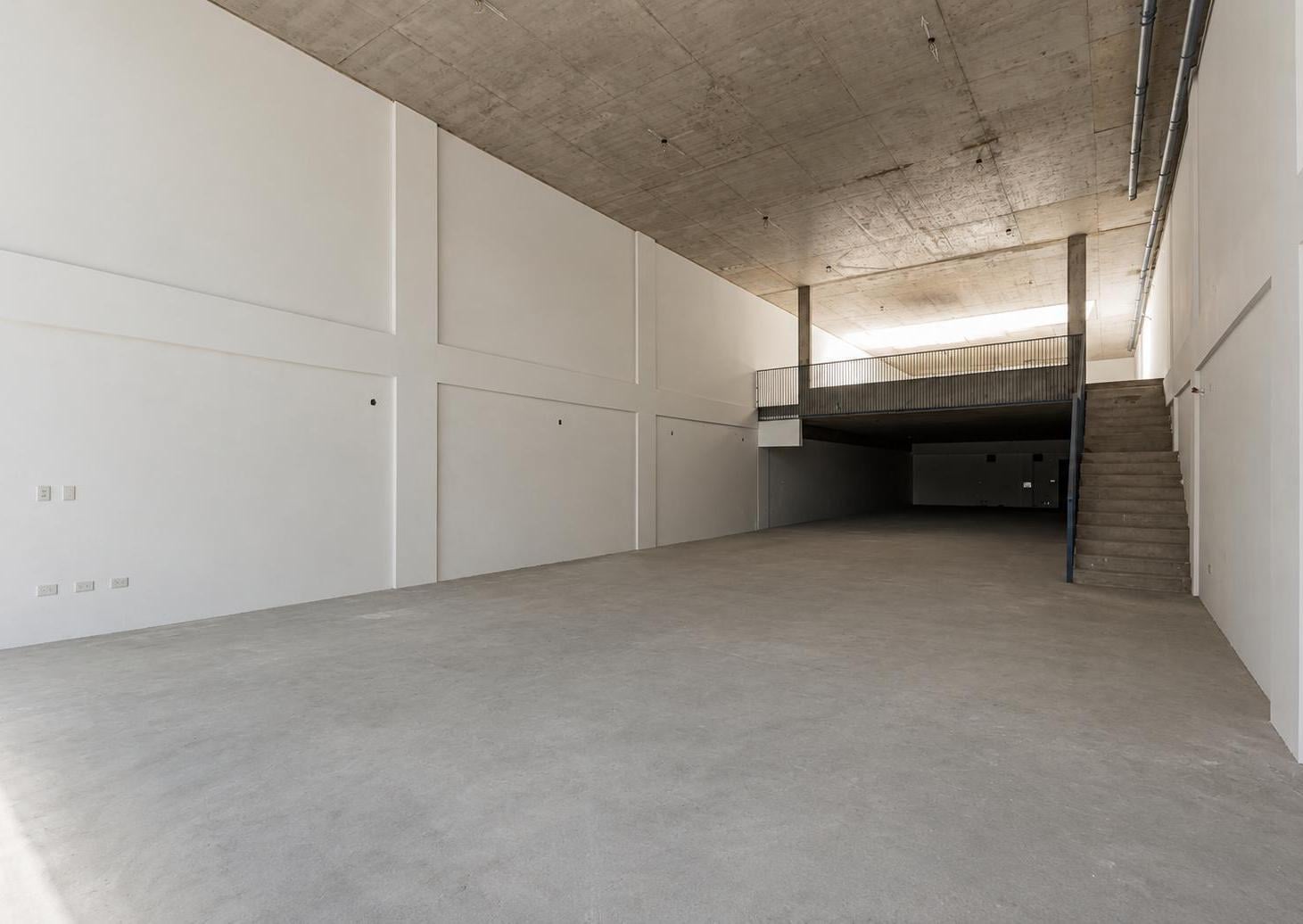 Foto de Local en Av. Rivadavia 11674 - Superficie total 425 m², imagen 4