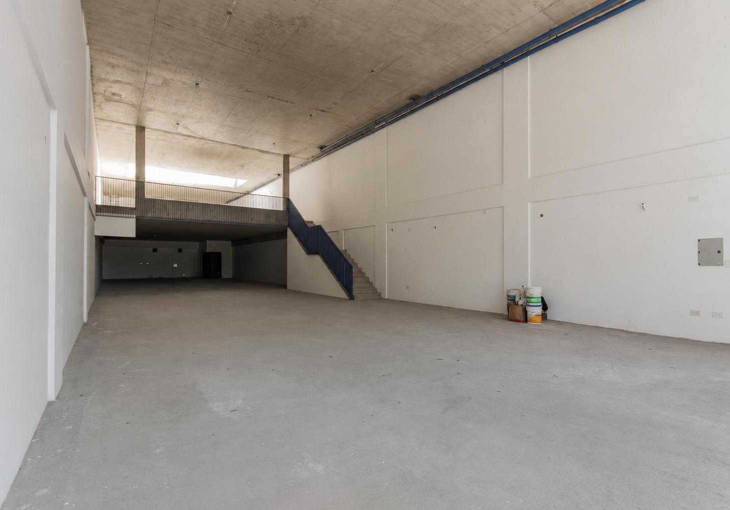 Foto de Local en Av. Rivadavia 11674 - Superficie total 425 m², imagen 3