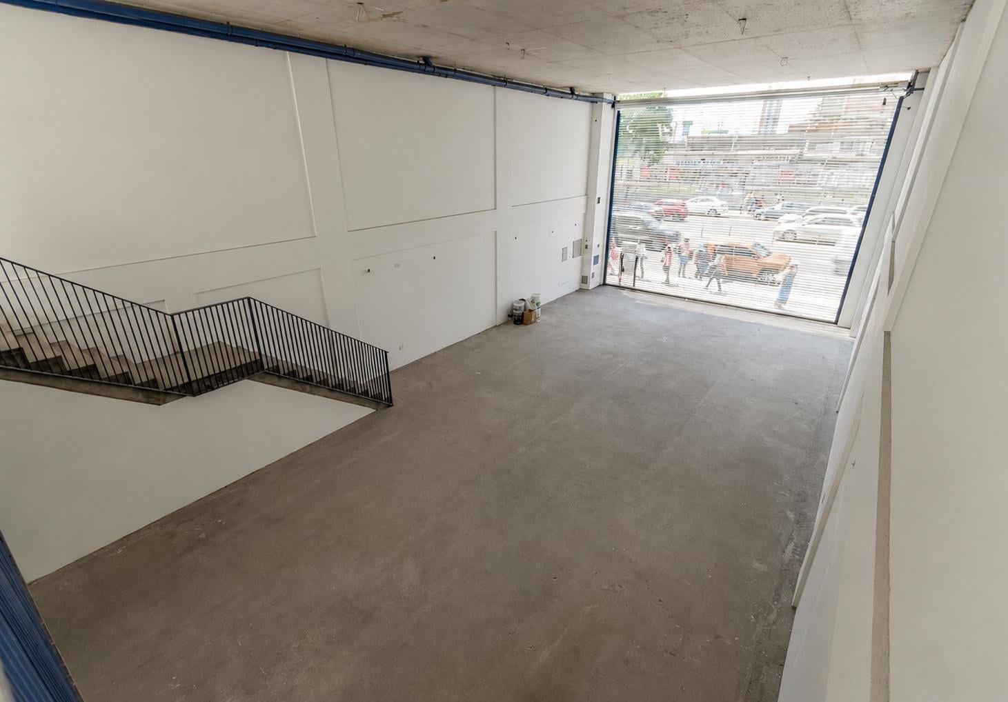 Foto de Local en Av. Rivadavia 11674 - Superficie total 425 m², imagen 1