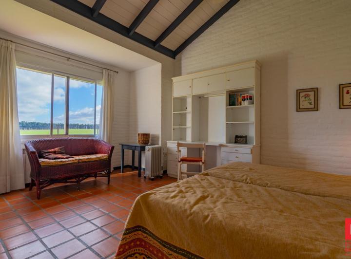 Casa 4 ambientes en Marayui Country Club con vista al campo 1