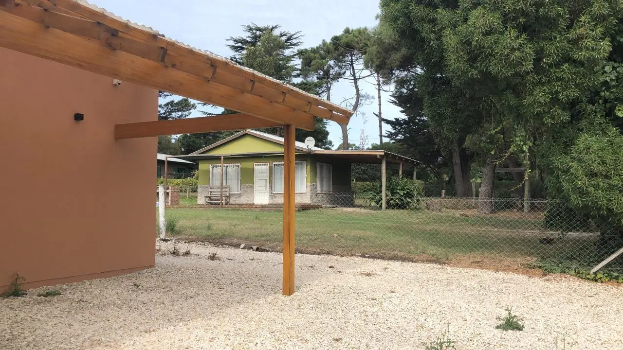 Dos cabanias en los Lobos, frente a Barrancas de San Banito 3