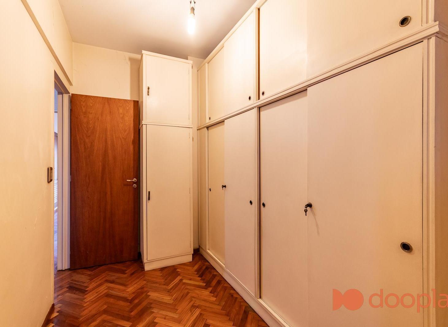 VENTA DEPARTAMENTO 3 AMBIENTES CON DEPENDENCIA FLORES BALCON BAULERA