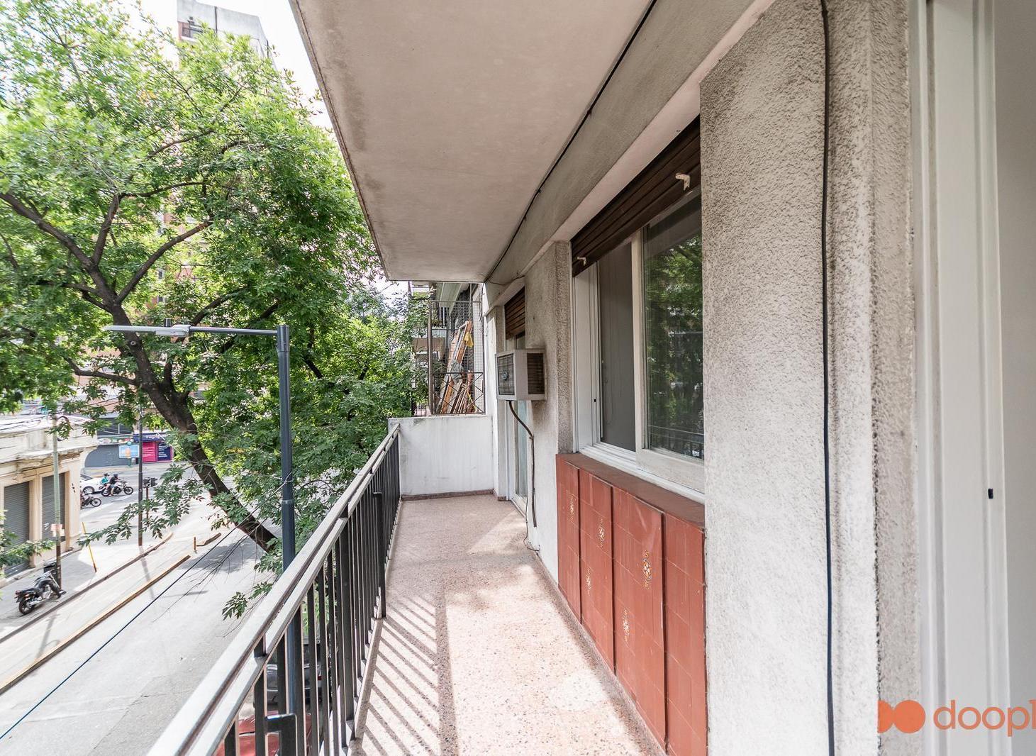 VENTA departamento 4 ambientes Colegiales DEPENDENCIA y COCHERA