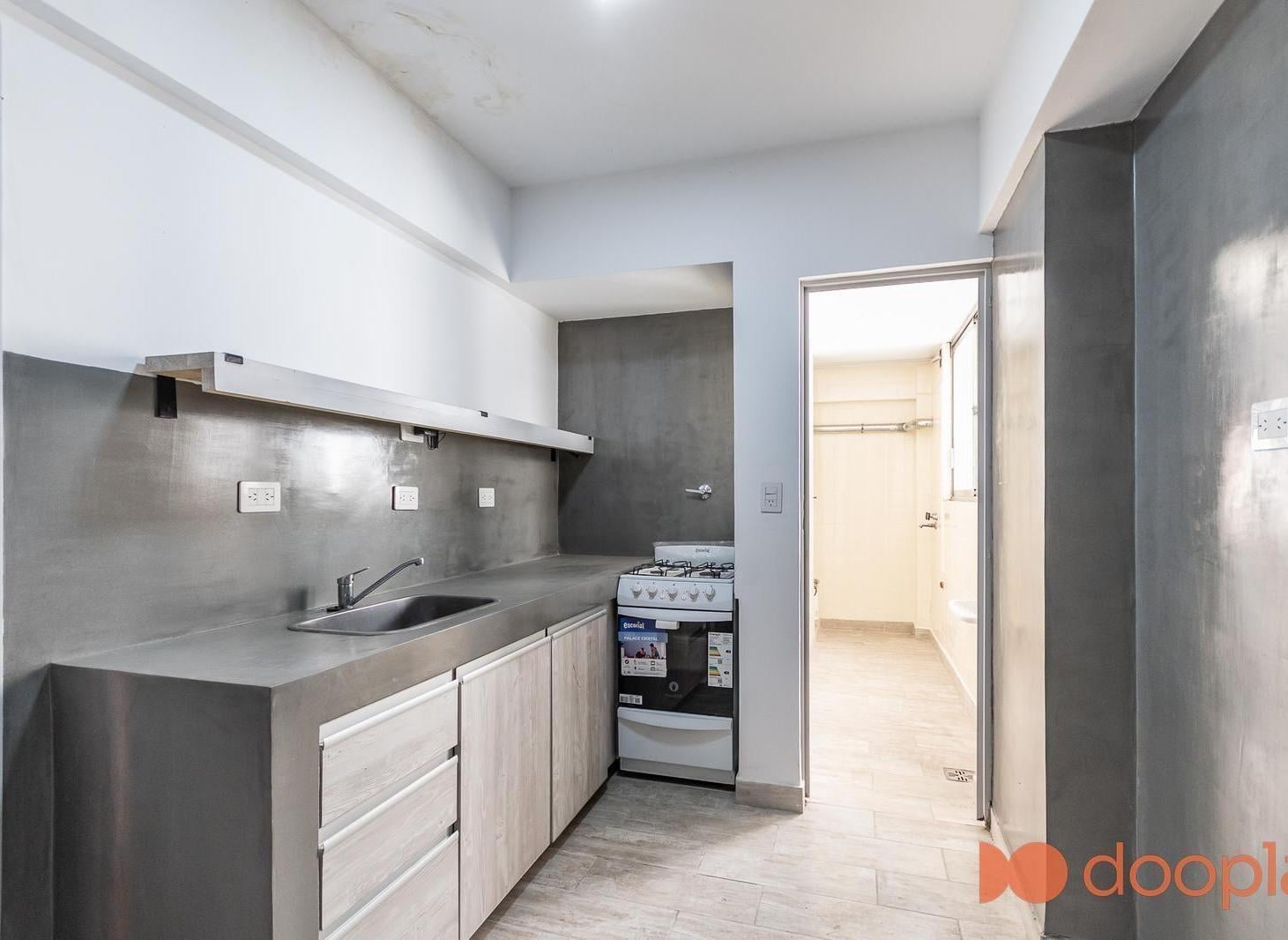 Foto de VENTA DEPARTAMENTO 4 AMBIENTES CABALLITO DEPENDENCIA COCHERA BALCÓN, imagen 2