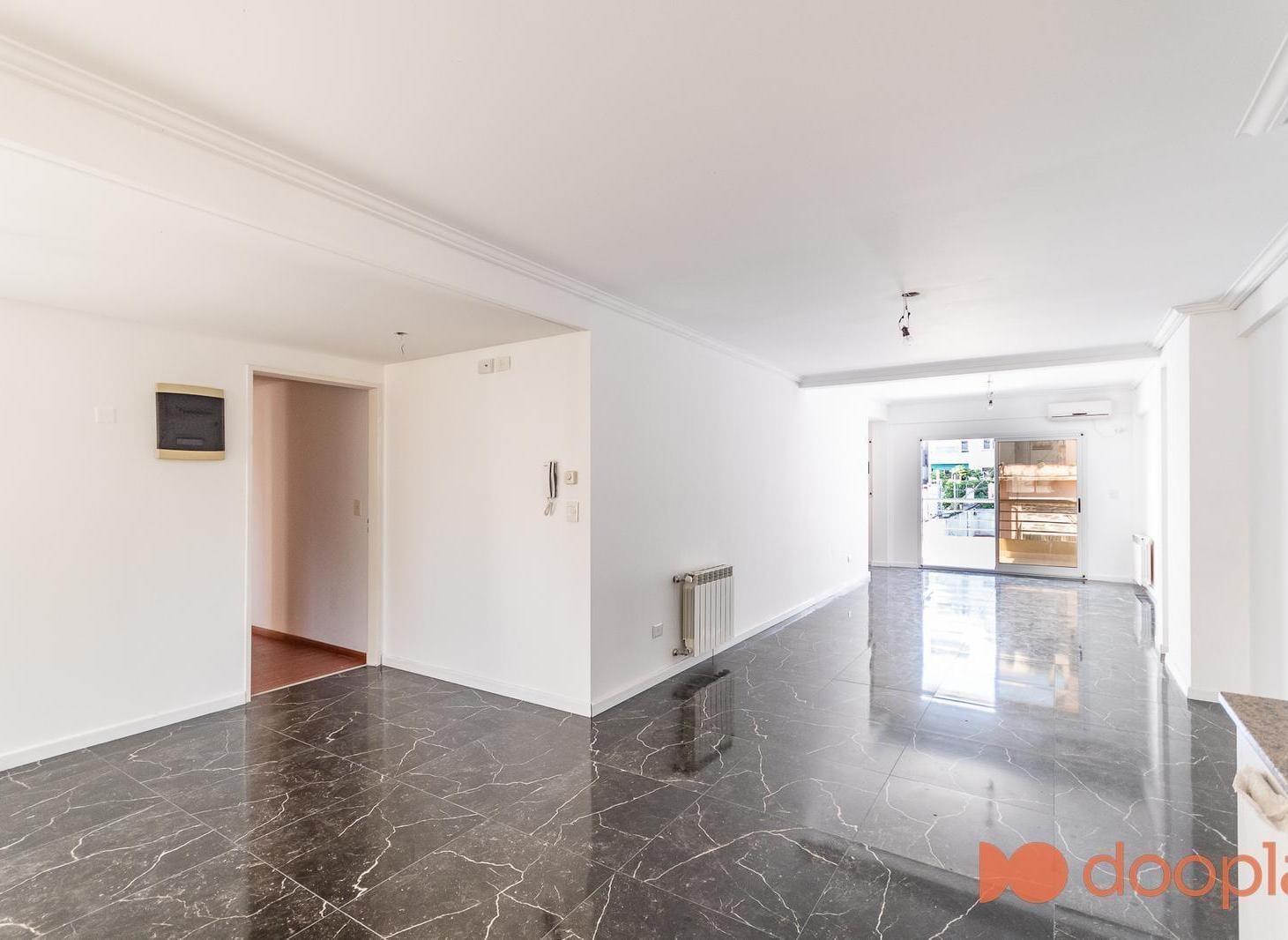Foto de VENTA DEPARTAMENTO 4 AMBIENTES CON COCHERA Y BALCON TERRAZA CABALLITO, imagen 3