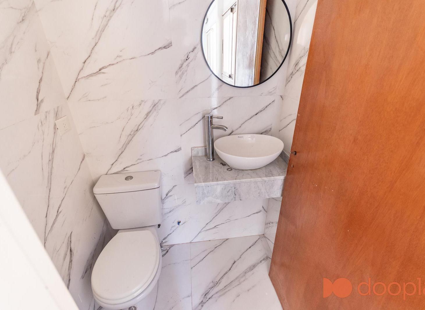 Foto de VENTA DEPARTAMENTO 4 AMBIENTES CON COCHERA Y BALCON TERRAZA CABALLITO, imagen 2