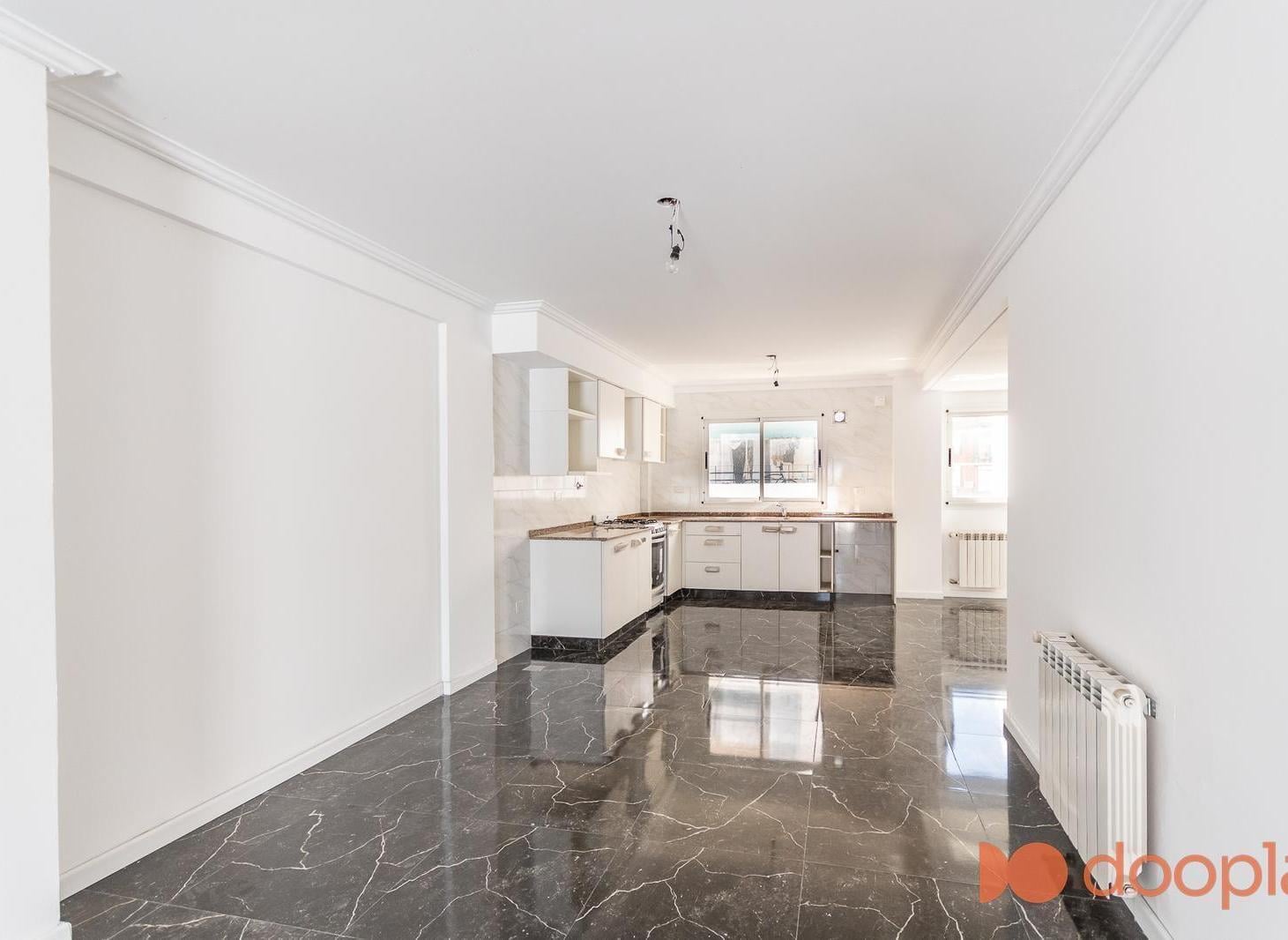 Foto de VENTA DEPARTAMENTO 4 AMBIENTES CON COCHERA Y BALCON TERRAZA CABALLITO, imagen 5