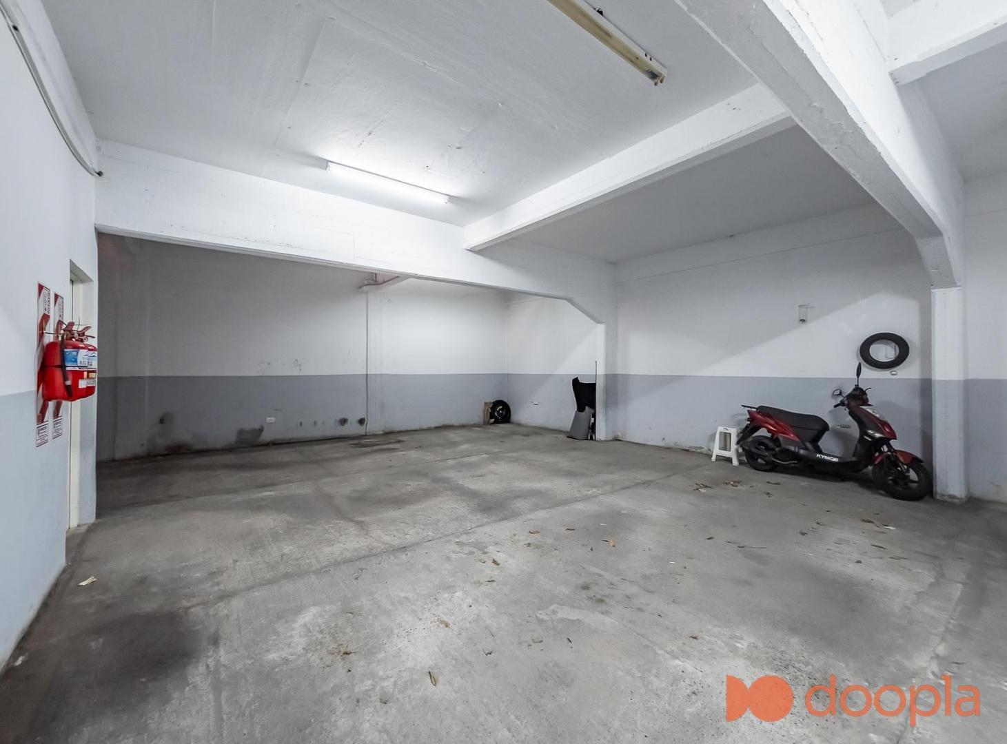 Foto de VENTA DEPARTAMENTO 4 AMBIENTES CON COCHERA Y BALCON TERRAZA CABALLITO, imagen 4