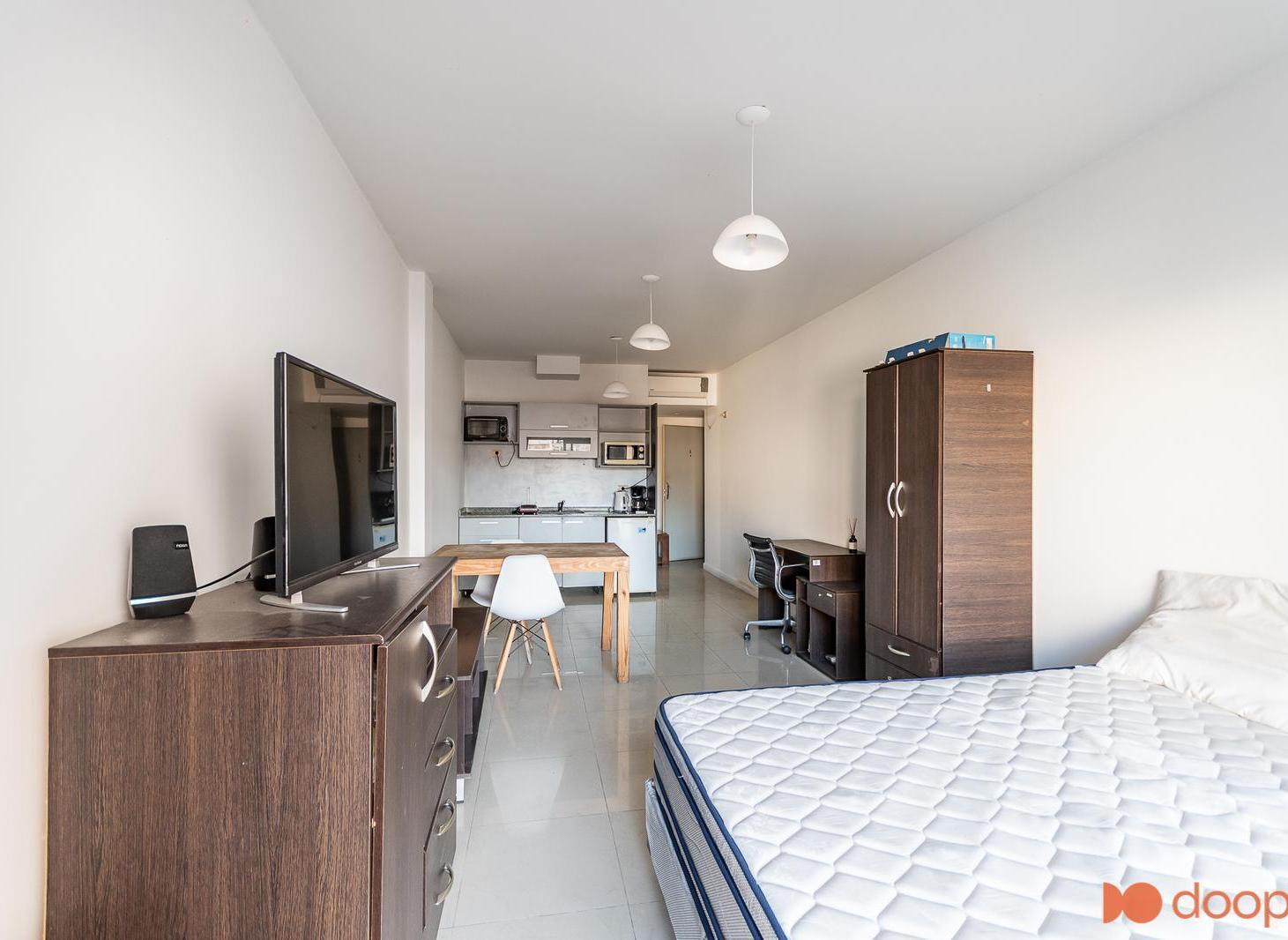 Foto de VENTA DEPARTAMENTO MONOAMBIENTE MONSERRAT CON BALCÓN, imagen 2