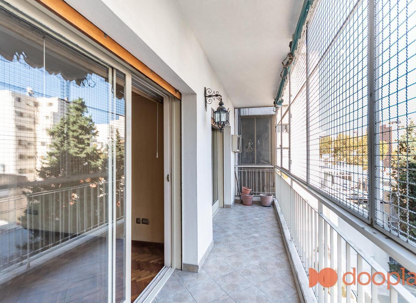 Foto de VENTA DEPARTAMENTO 3 AMBIENTES CON DEPENDENCIA FLORES BALCON BAULERA, imagen 1