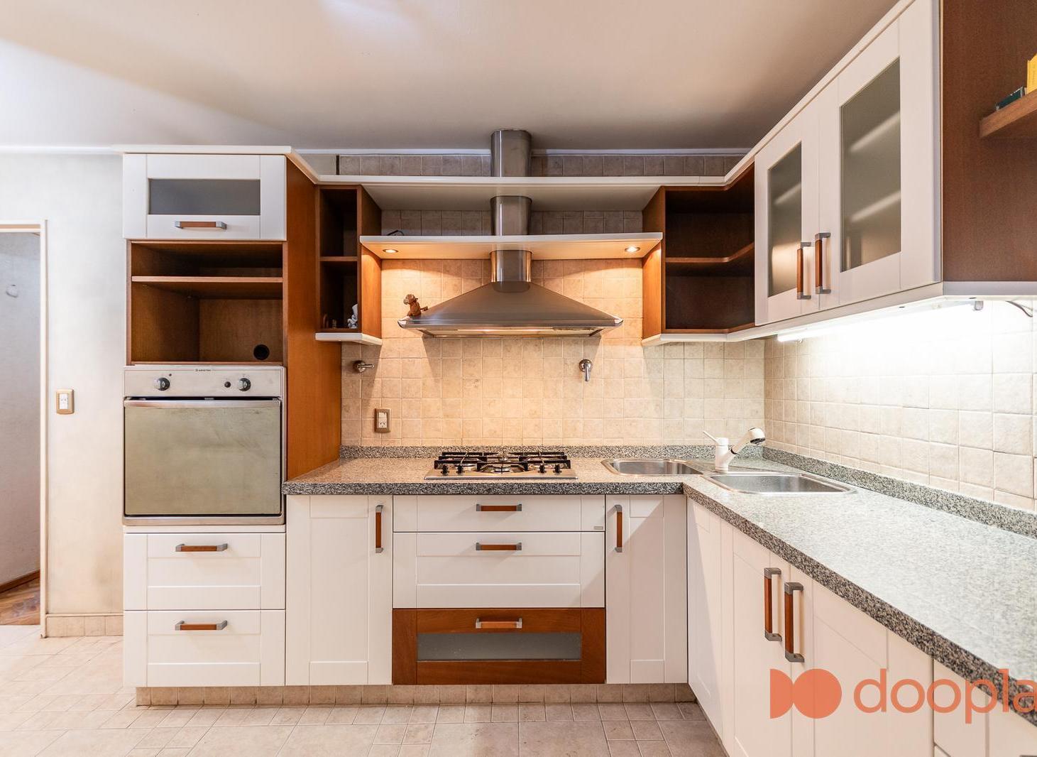 Foto de VENTA DEPARTAMENTO 3 AMBIENTES CON DEPENDENCIA FLORES BALCON BAULERA, imagen 4
