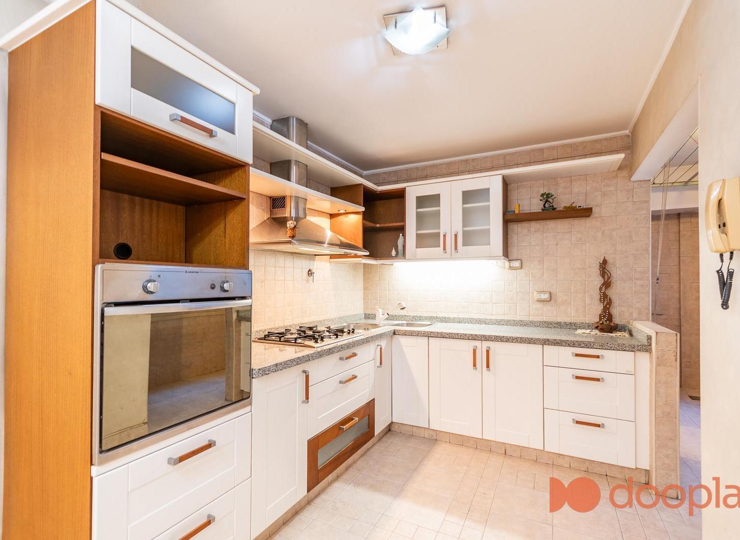 Foto de VENTA DEPARTAMENTO 3 AMBIENTES CON DEPENDENCIA FLORES BALCON BAULERA, imagen 3