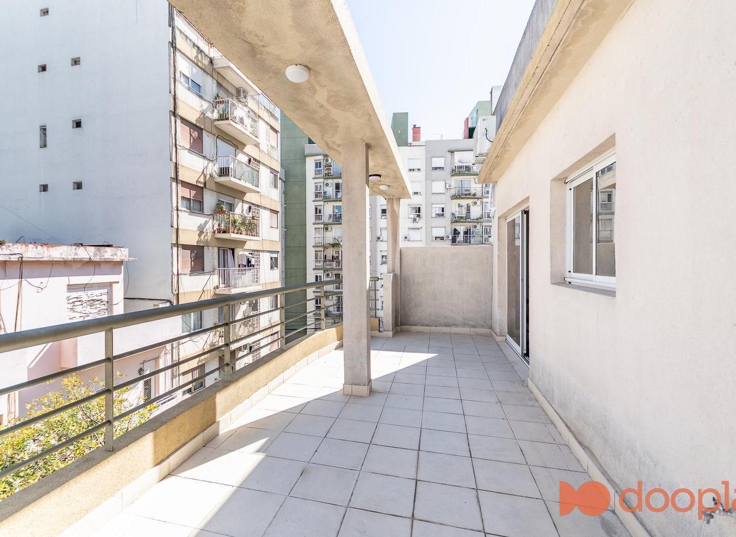 Foto de VENTA DEPARTAMENTO 3 AMBIENTES CABALLITO ESCRITORIO COCHERA BALCON, imagen 3