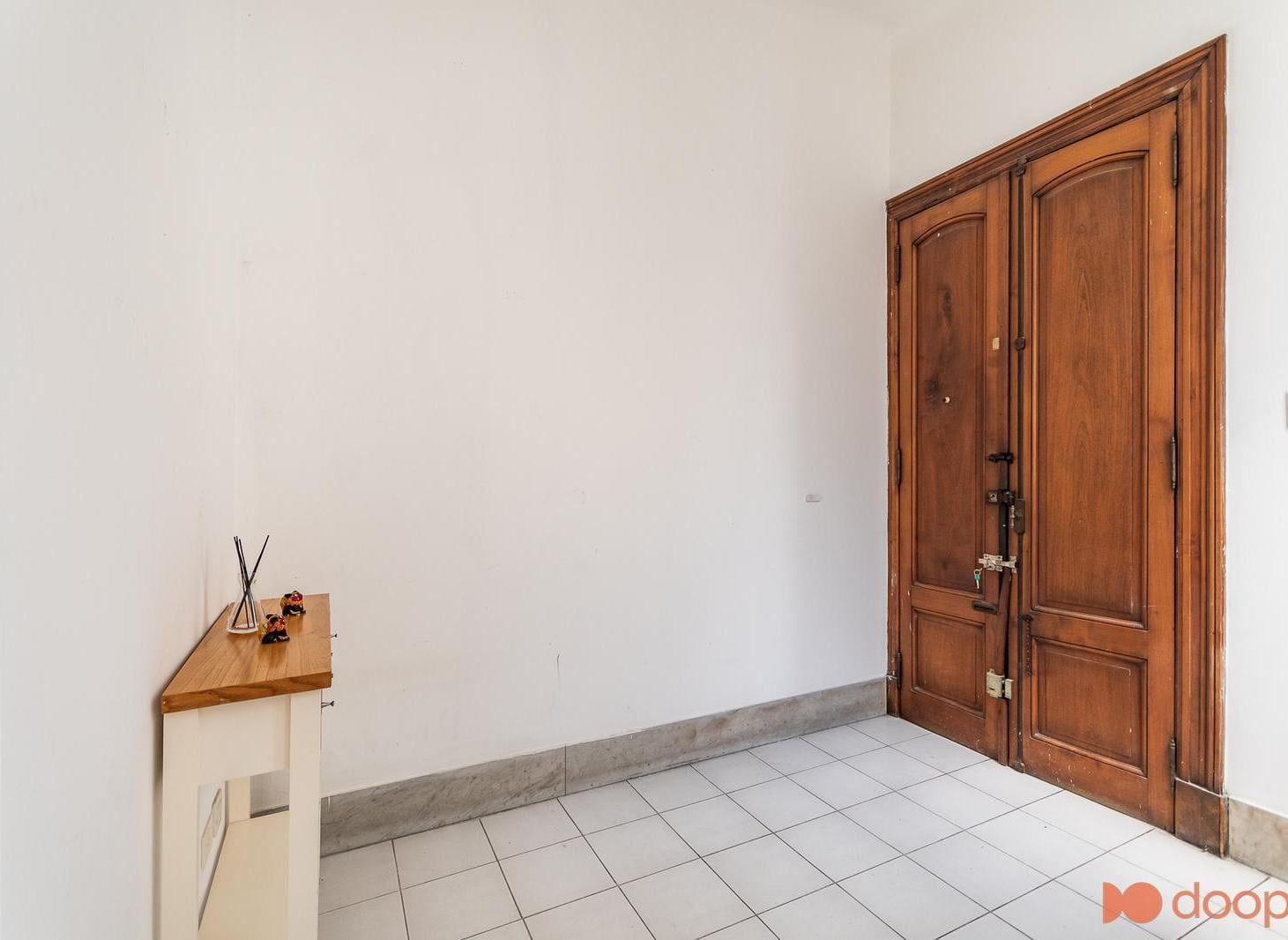 Foto de Venta PH 3 ambientes y medio San Telmo sobre la emblemática esquina, imagen 1