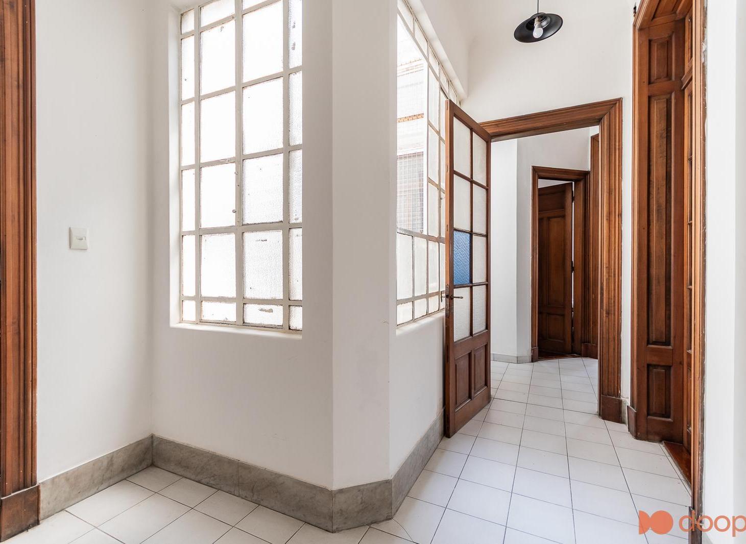 Foto de Venta PH 3 ambientes y medio San Telmo sobre la emblemática esquina, imagen 3