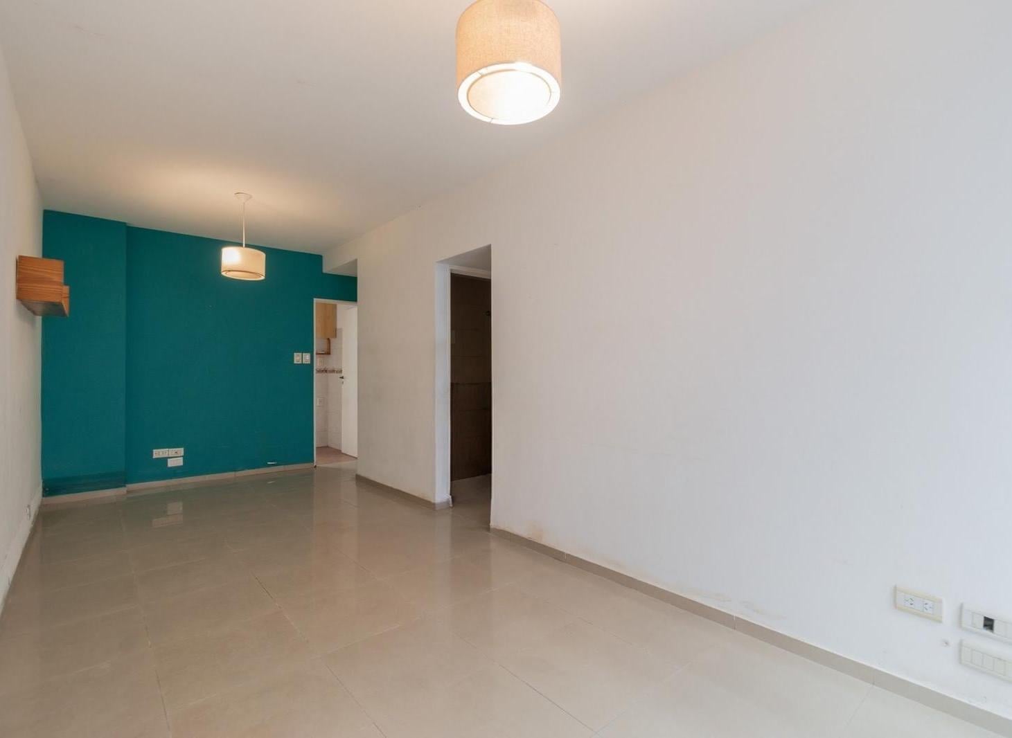 Foto de VENTA DEPARTAMENTO 2 AMBIENTES CABALLITO ESCRITORIO PATIO, imagen 3