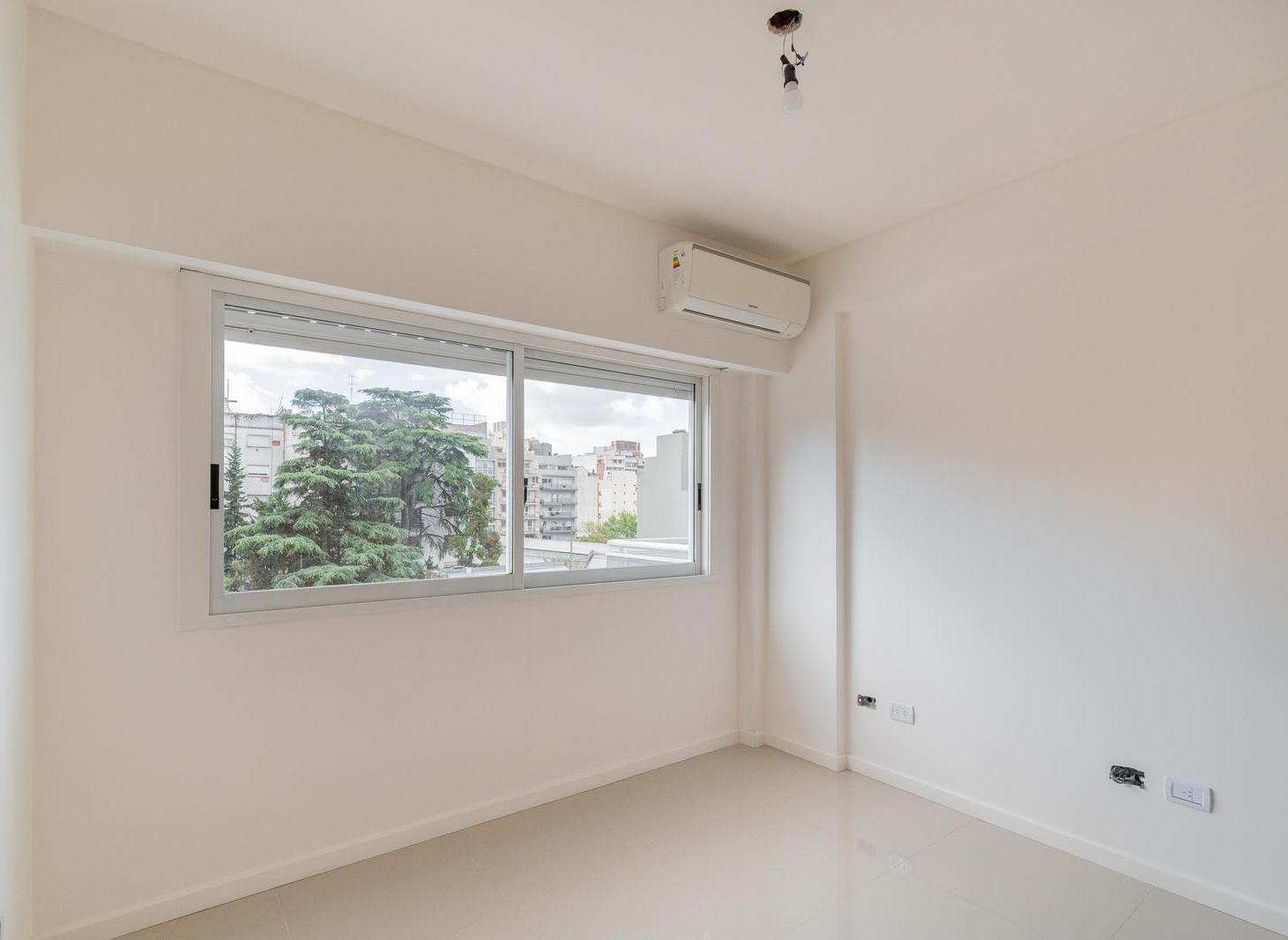 Foto de VENTA DEPARTAMENTO 2 AMBIENTES CABALLITO CON BALCÓN, COCHERA Y BAULERA, imagen 5