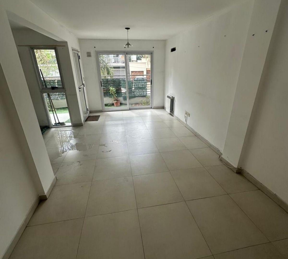 Foto de Excelente departamento de 2 ambientes con cochera. Lomas de Zamora, imagen 1