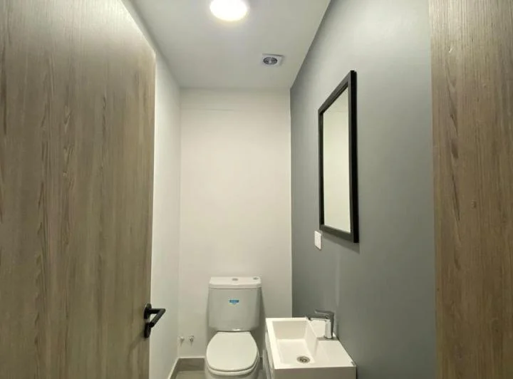 Alquiler departamento 2 ambiente toilette balcón frente estrenar  Coghlan 5