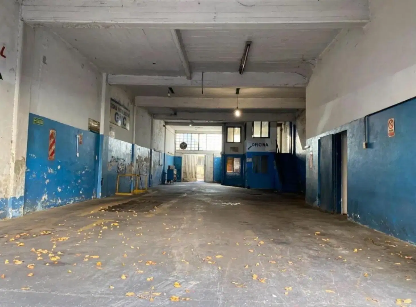 Se alquila local comercial + vivienda en Av. Independencia al 2700. 400m2 3