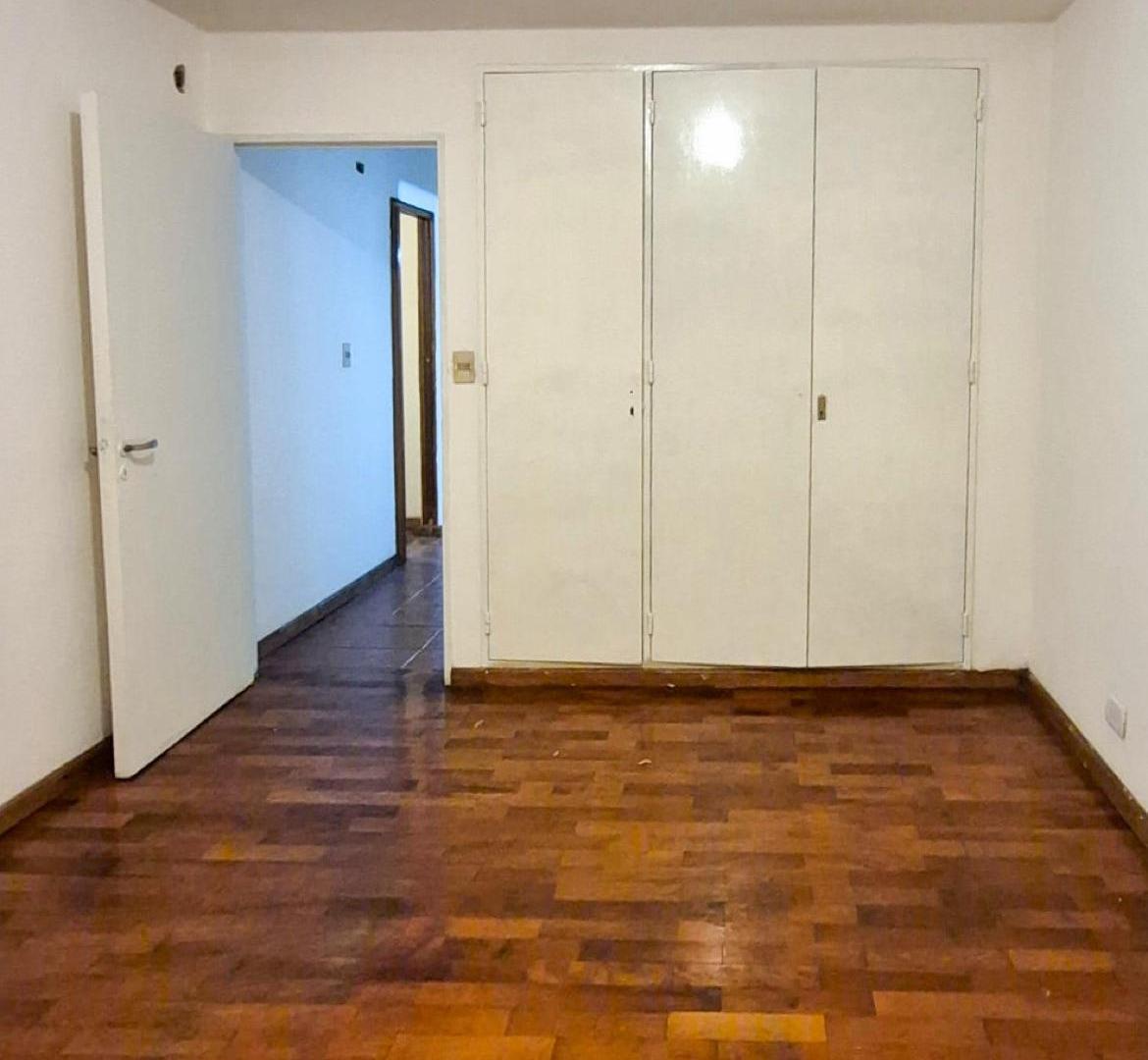 Foto de Se alquila impecable 3 ambientes con patio Junín casi Av. Rivadavia, imagen 4