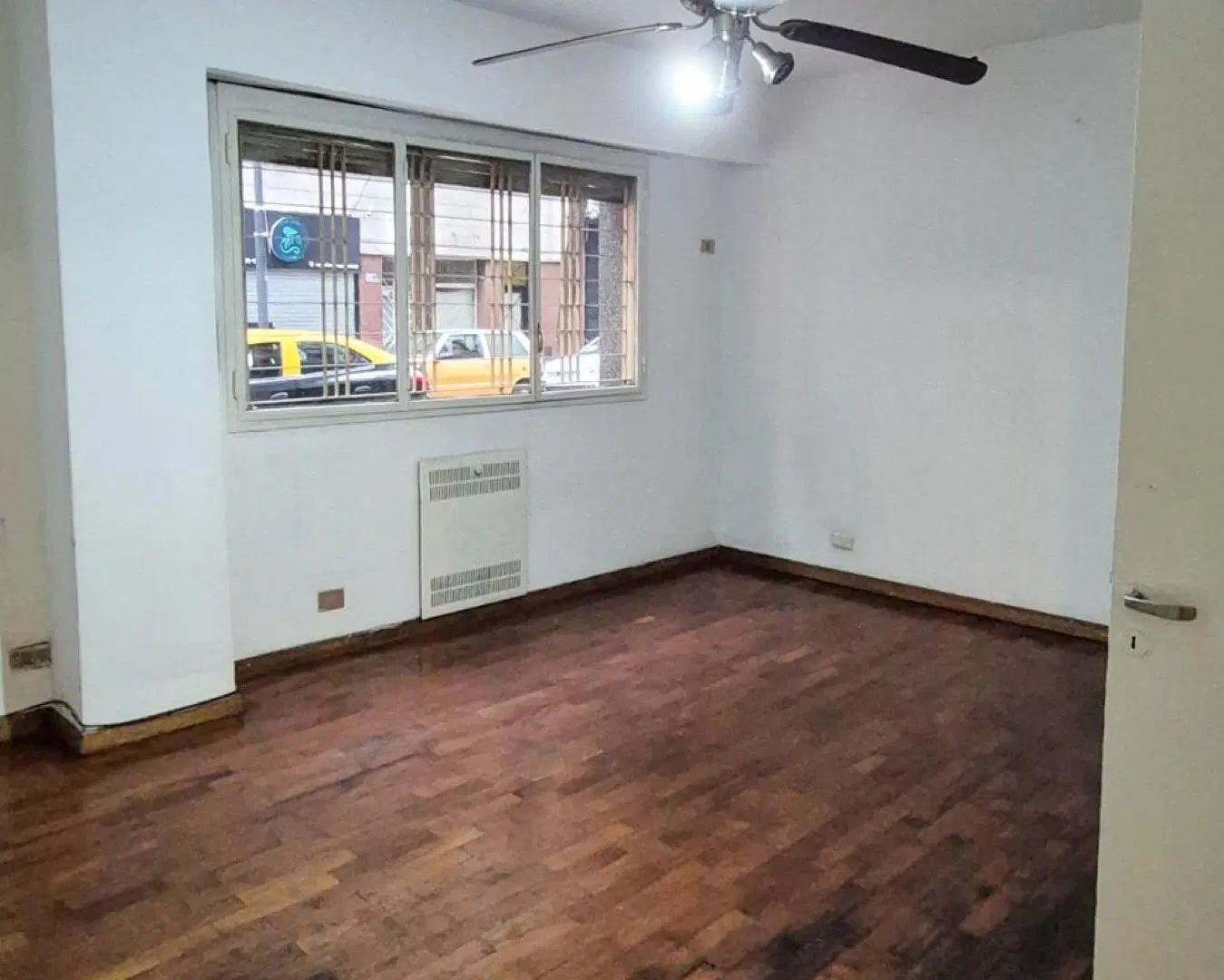 Se alquila impecable 3 ambientes con patio Junín casi Av. Rivadavia. Caba. 2