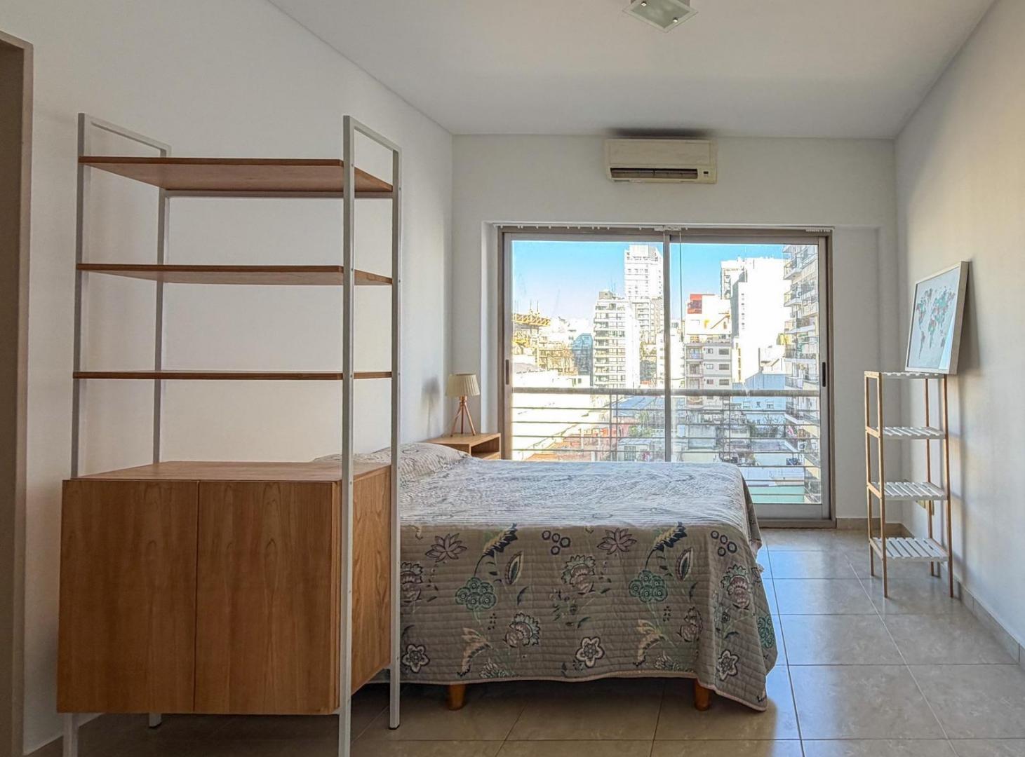 Foto de Impecable Monoambiente con pileta y laundry. Serrano al 500. Villa, imagen 2