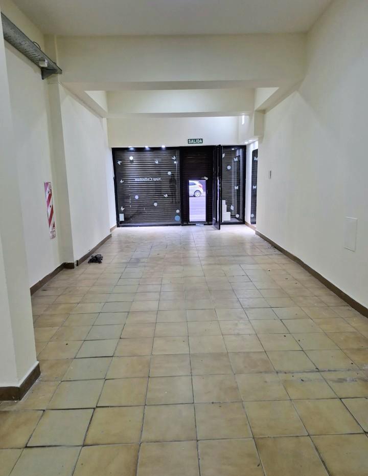 Foto de LOCAL COMERCIAL EN ALQUILER – FLORES NORTE | AV. AVELLANEDA 2741. 130m2, imagen 1
