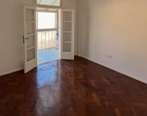 Foto de Monoambiente restaurado a nuevo con balcón en Larrea casi Sarmiento, imagen 2