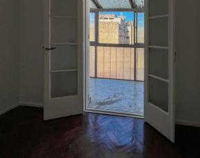Foto de Monoambiente restaurado a nuevo con balcón en Larrea casi Sarmiento, imagen 5