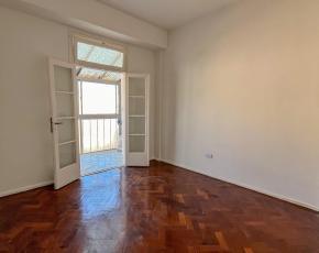 Foto de Monoambiente restaurado a nuevo con balcón en Larrea casi Sarmiento, imagen 3