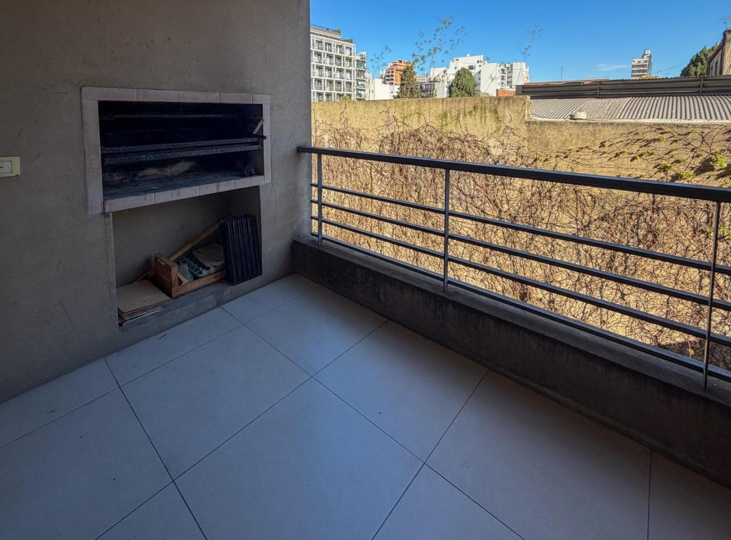 Foto de Impecable monoambiente con balcon aterrazado con parrilla. 40m2. Carlos, imagen 3