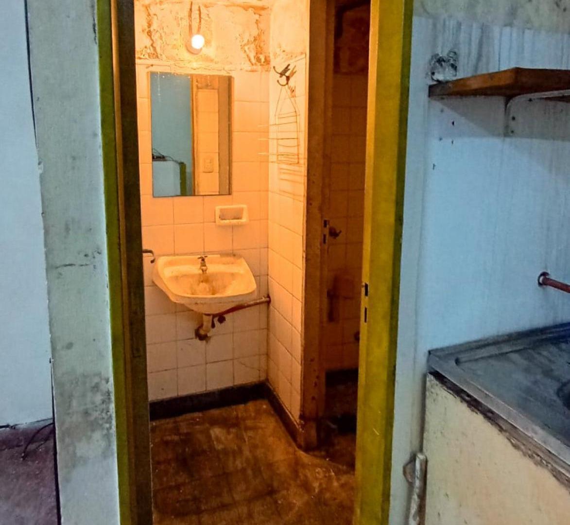 Foto de SE ALQUILA DEPOSITO MAS SOTANO EN CONSTITUCION AL 2800. 60M2, imagen 4