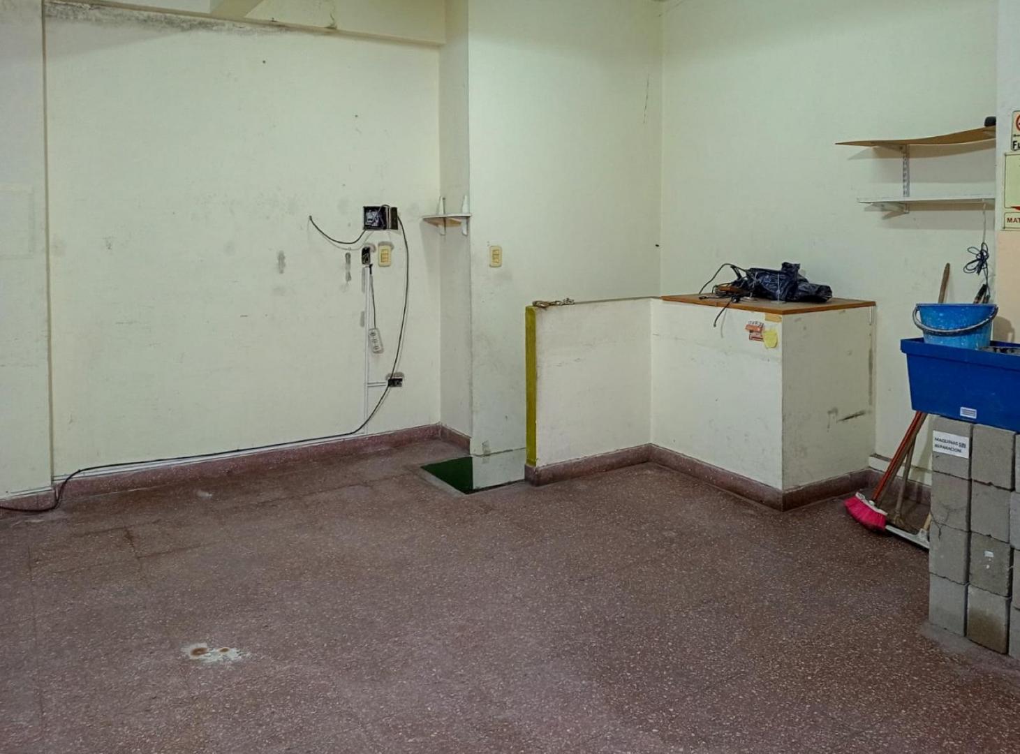 Foto de SE ALQUILA DEPOSITO MAS SOTANO EN CONSTITUCION AL 2800. 60M2, imagen 2