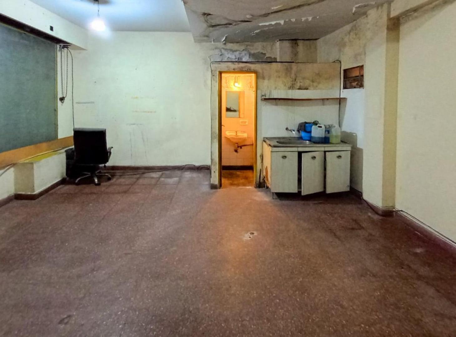 Foto de SE ALQUILA DEPOSITO MAS SOTANO EN CONSTITUCION AL 2800. 60M2, imagen 5