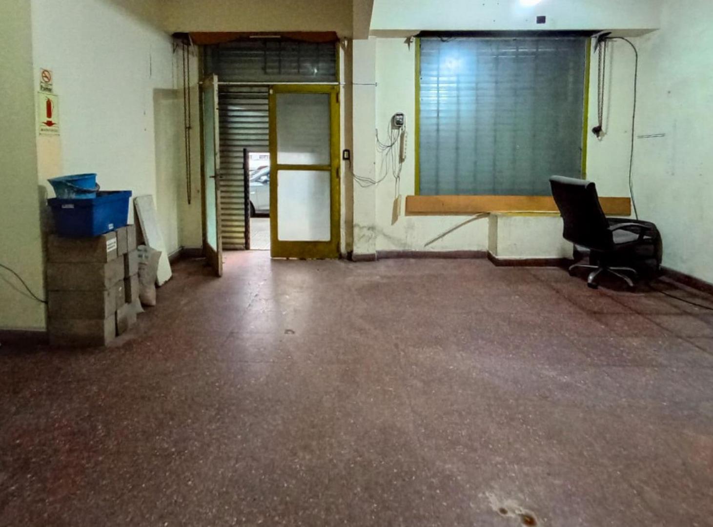 Foto de SE ALQUILA DEPOSITO MAS SOTANO EN CONSTITUCION AL 2800. 60M2, imagen 1