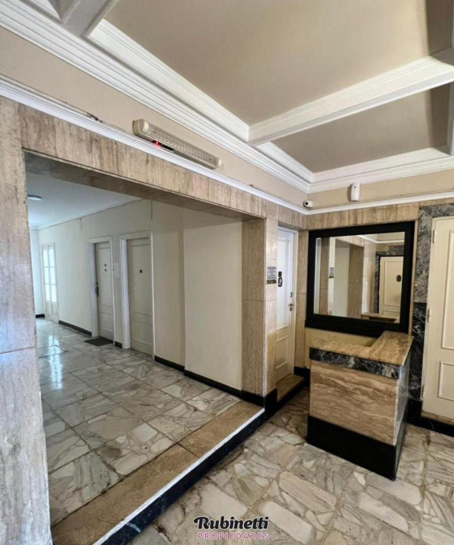 Foto de EN VENTA DEPARTAMENTO 2 AMBIENTES CON VISITA LATERAL AL MAR, imagen 3