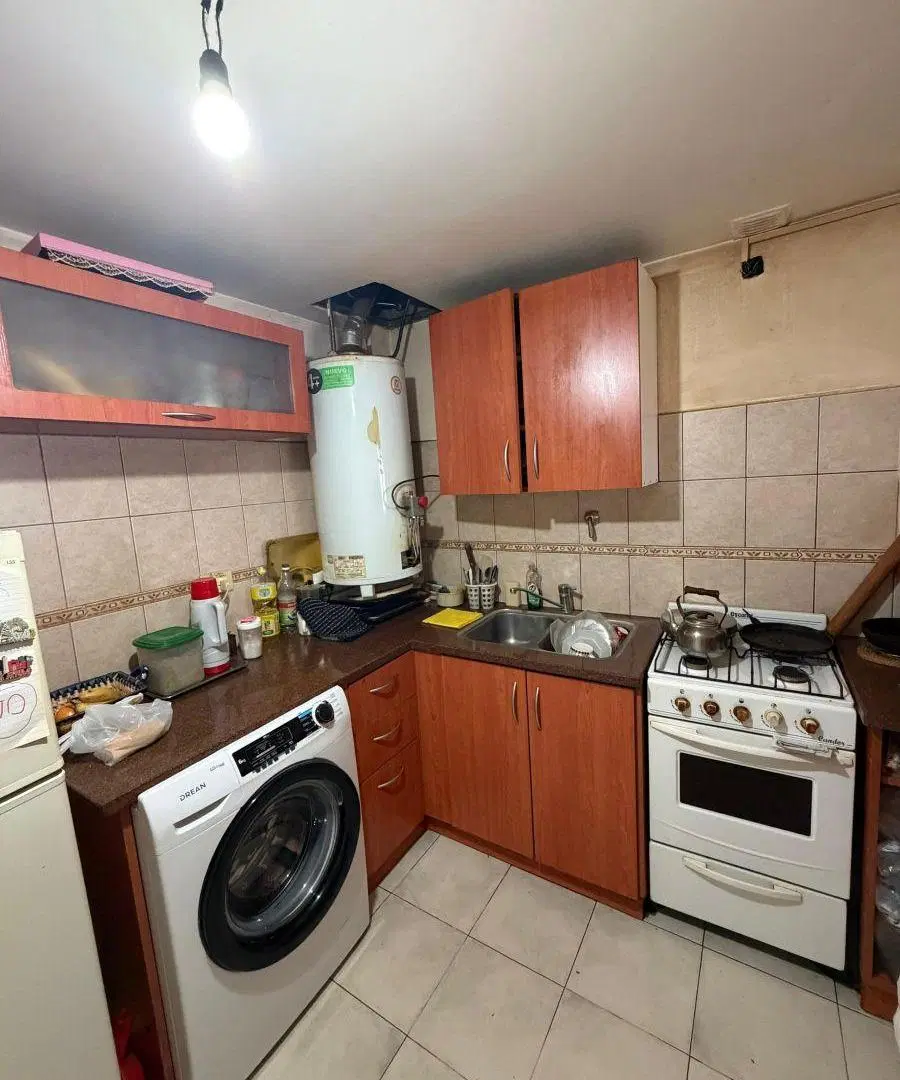 DEPARTAMENTO DE 2 AMBIENTES A LA CALLE –UBICADO EN UN 2º PISO POR ESCALERA 4