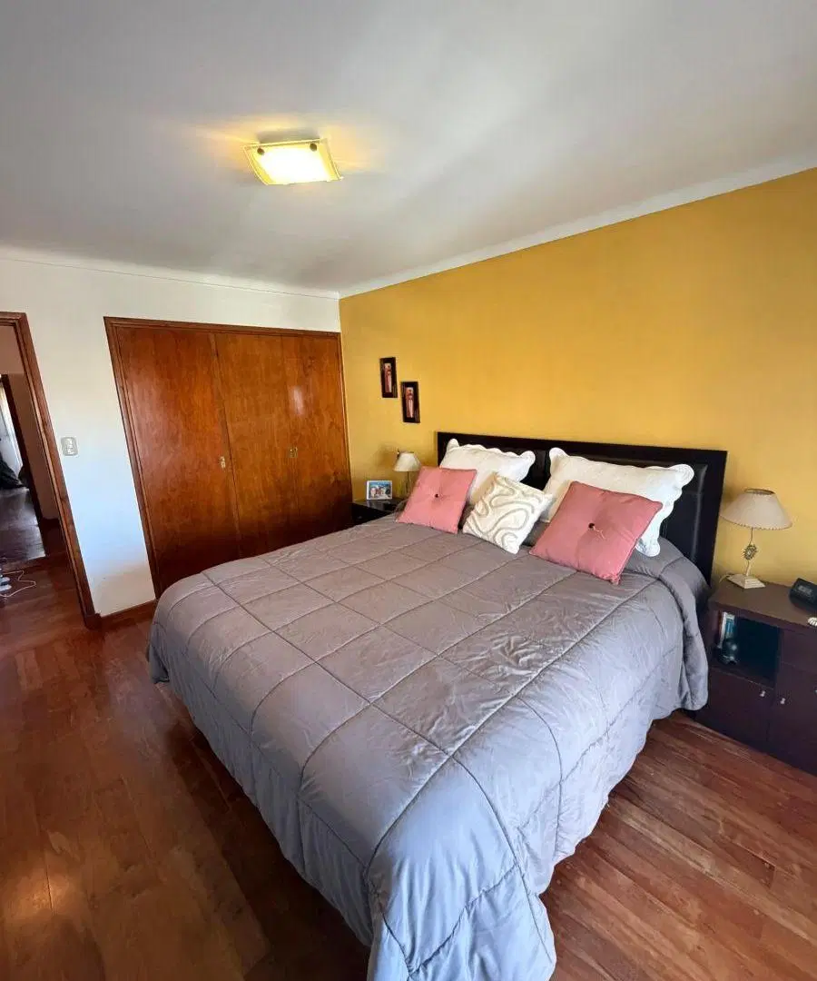 CHALET 4 AMBIENTES CON PARQUE Y QUINCHO EN BARRIO ZACAGNINI 4
