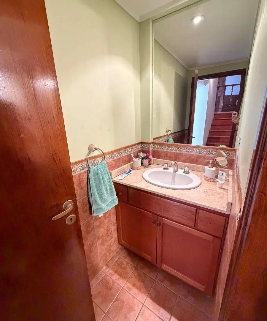 CHALET 4 AMBIENTES CON PARQUE Y QUINCHO EN BARRIO ZACAGNINI 3