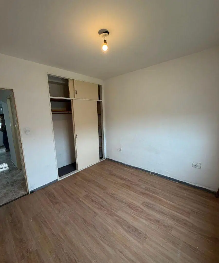 En Venta Departamento De 2 Ambientes con cochera 5