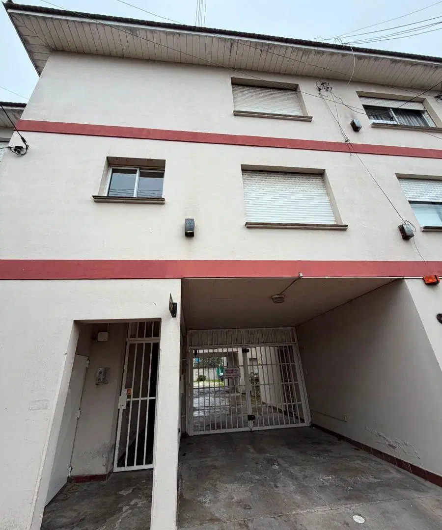 En Venta Departamento De 2 Ambientes con cochera 8
