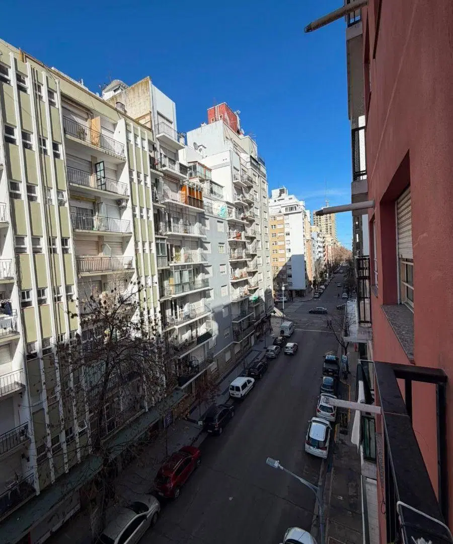 En Venta Departamento de 3 ambientes con balcón al frente | Apto crédito 2