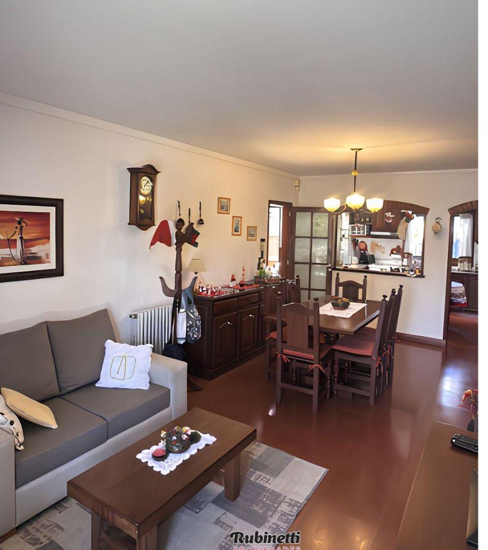 Foto de CASA EN VENTA 3 AMBIENTES CON PARQUE Y COCHERA, imagen 1