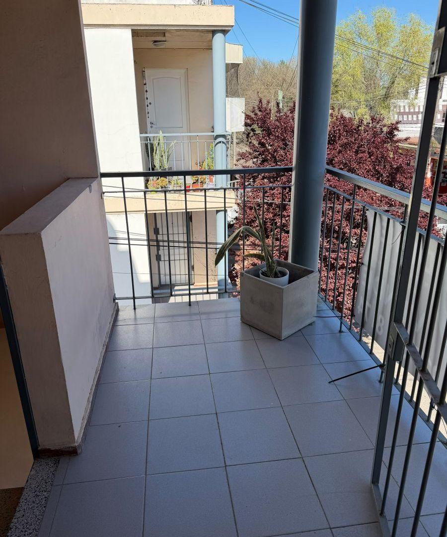 Foto de PH 3 AMBIENTES + COCHERA | SEGUNDO PISO POR ESCALERA, imagen 2