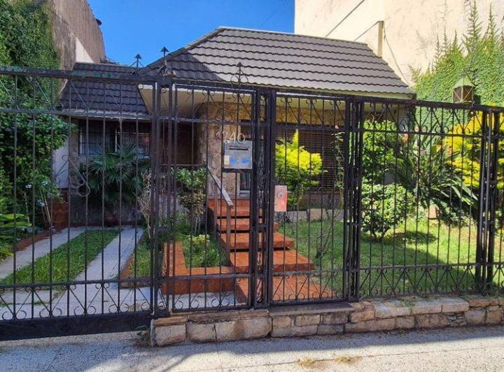 VENTA CASA LOTE PROPIO A REFACCIONAR EN BOEDO!! 5
