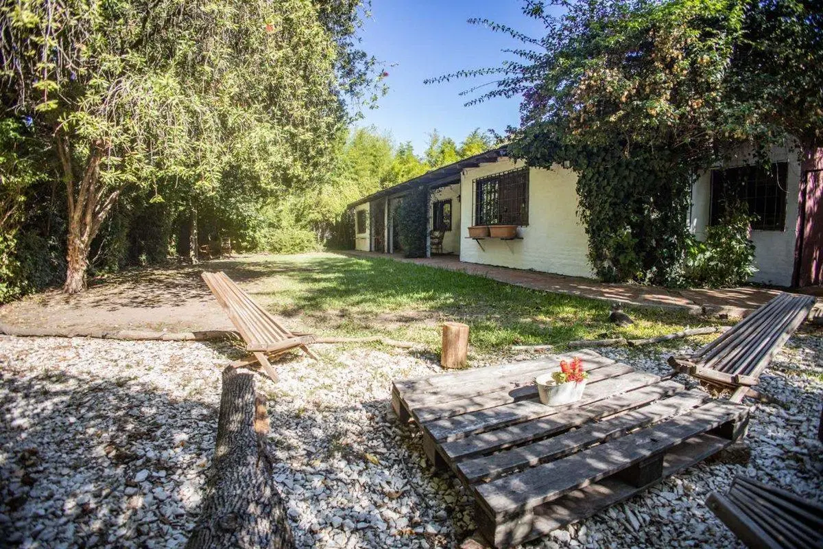 VENTA CASA 6 AMB. CON PARQUE + ESCRITORIO+LAVADERO 5