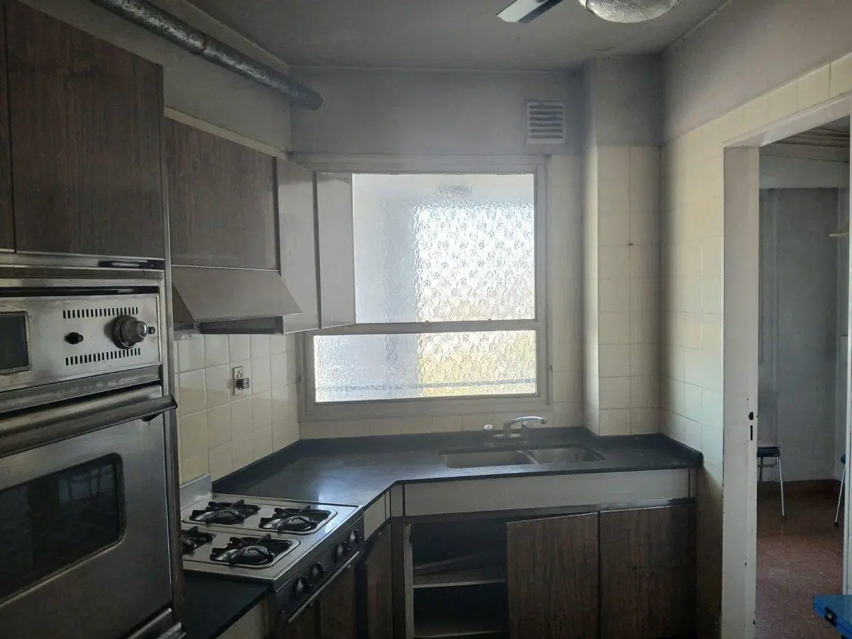 VENTA GRAN DEPTO 4 AMB. C/DEP. Y BAULERA - POMPEYA 5
