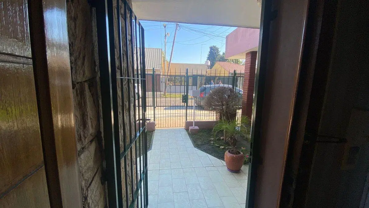 CASA 4 AMB VENTA EZPELETA + DEPTO,QUINCHO,PILETA 2